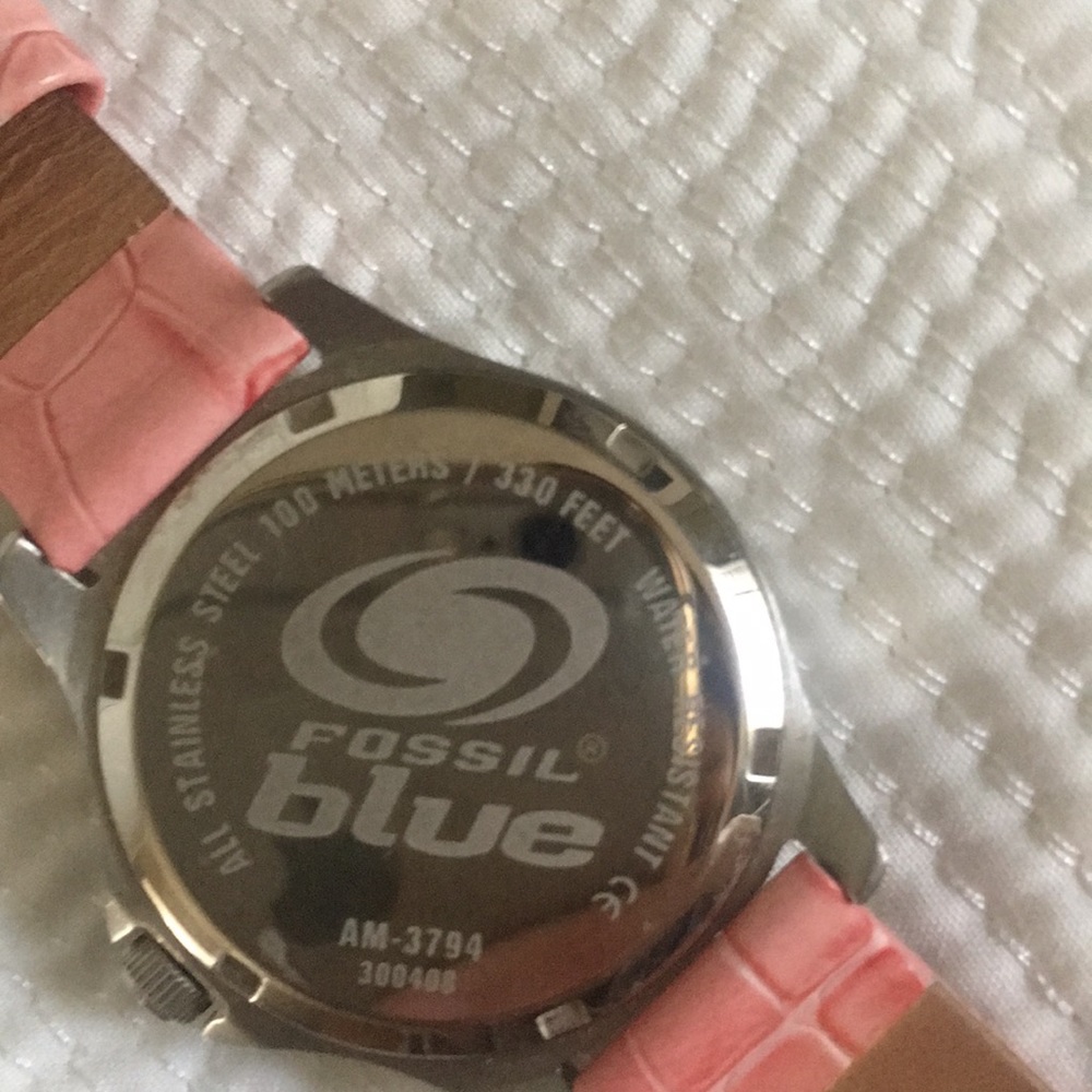Pink Fossil Watch - Picture 4 of 4